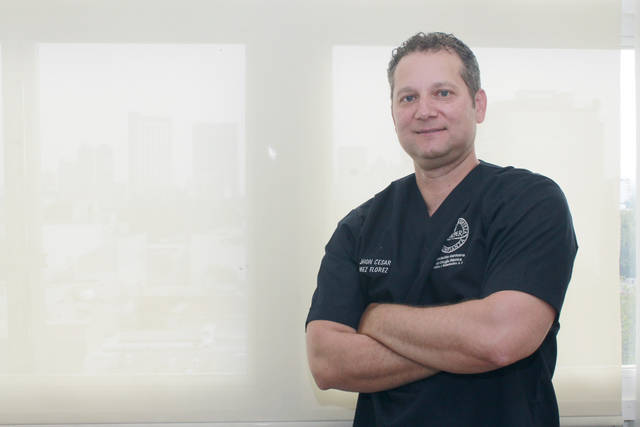 Dr. Jhon César Gómez Flores