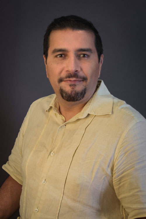 Dr. Carlos Edgar Villalobos Ochoa