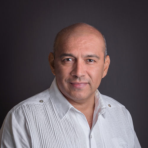 Dr. Martín de la Cruz Lira Álvarez