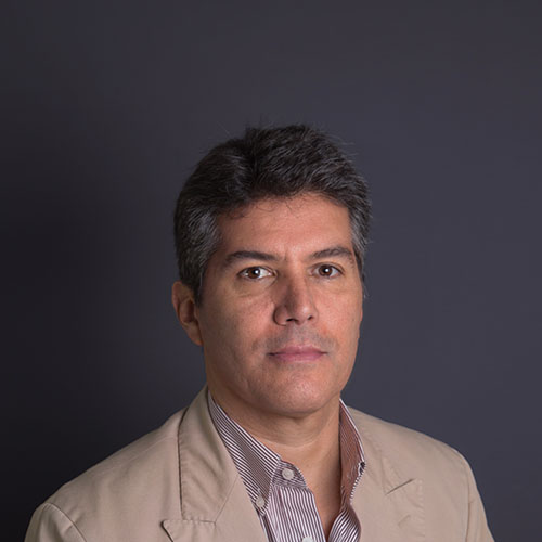 Dr. Julio Alfonso Saldaña Angulo