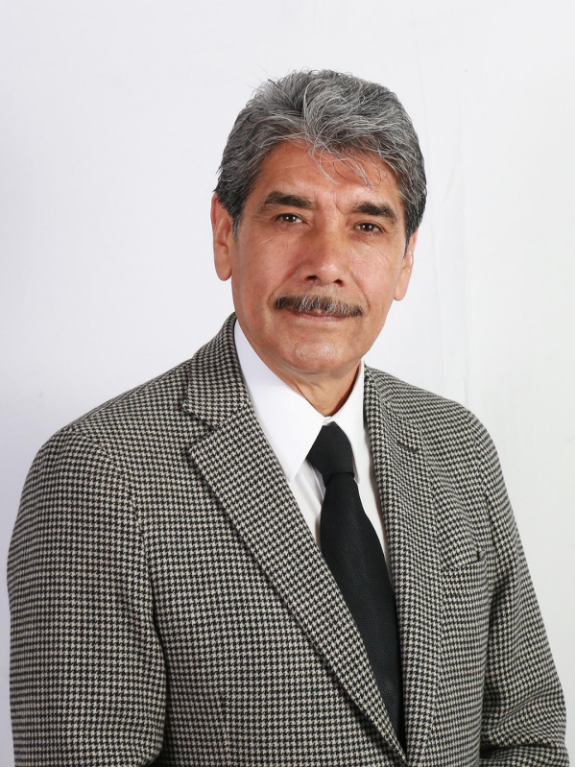 Dr. Roberto Reyes Robledo